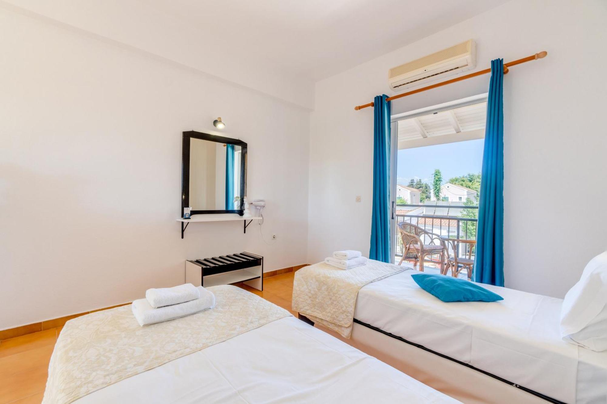 Sandy Beach Complex - Poolside Studios & Seaside Apartments 2* Kavos