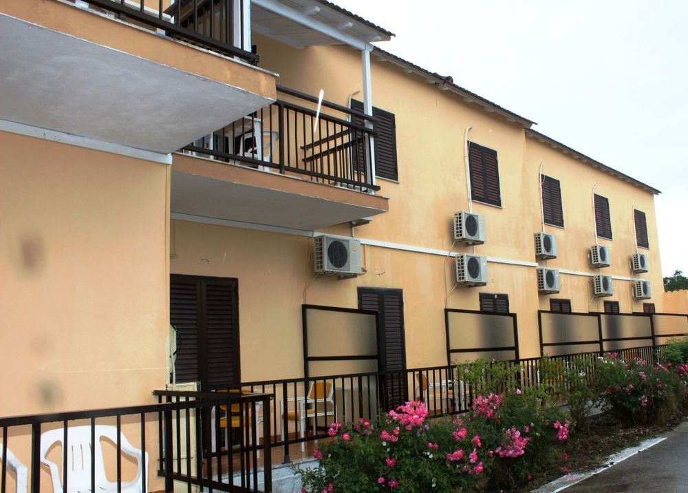 Sandy Beach Complex - Poolside Studios & Seaside Apartments Kavos