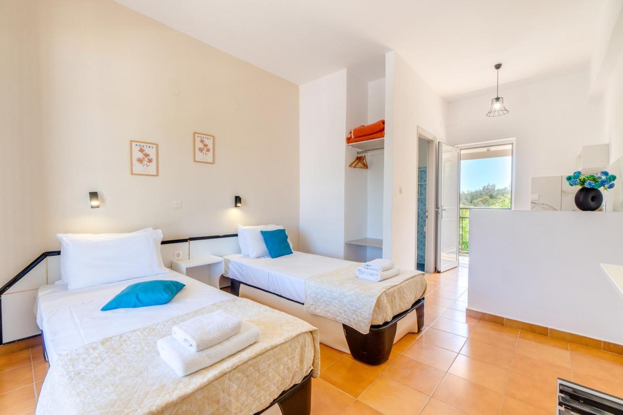 Sandy Complex By Konnect - Poolside & Seaside 2*