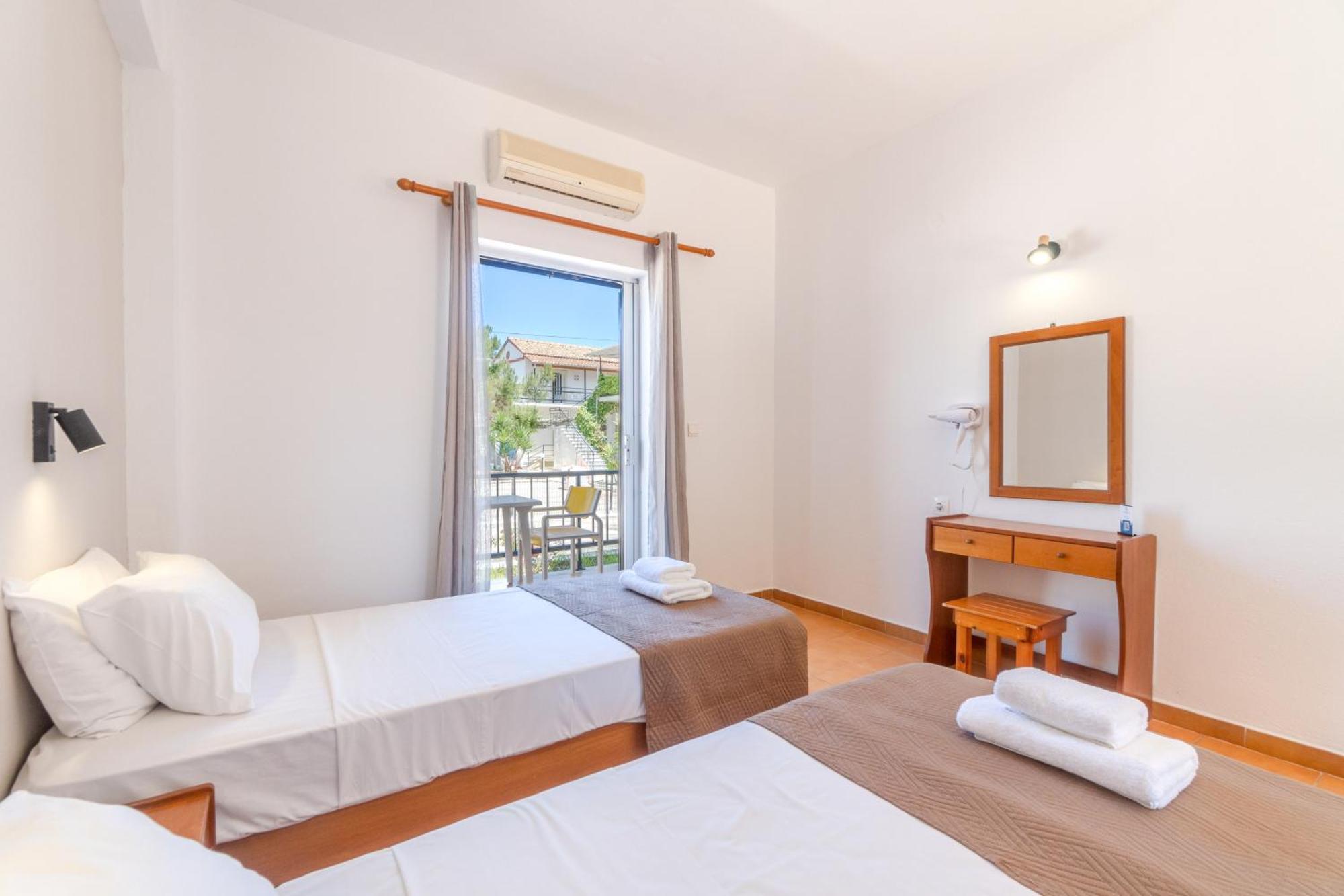 Aparthotel Sandy Complex By Konnect - Poolside & Seaside Kavos
