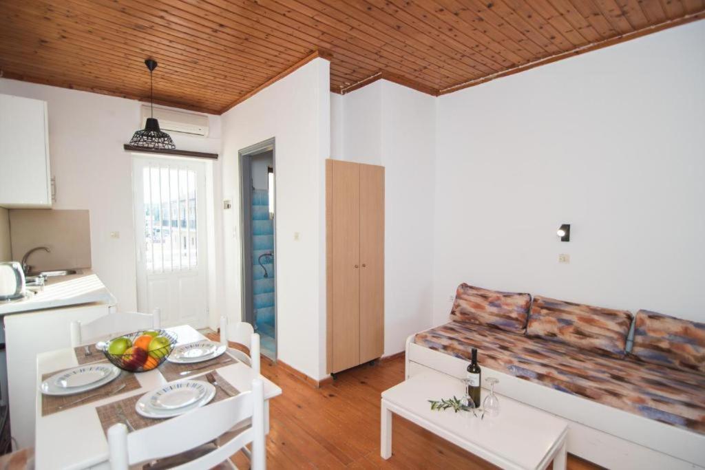 Sandy Complex By Konnect - Poolside & Seaside Kavos